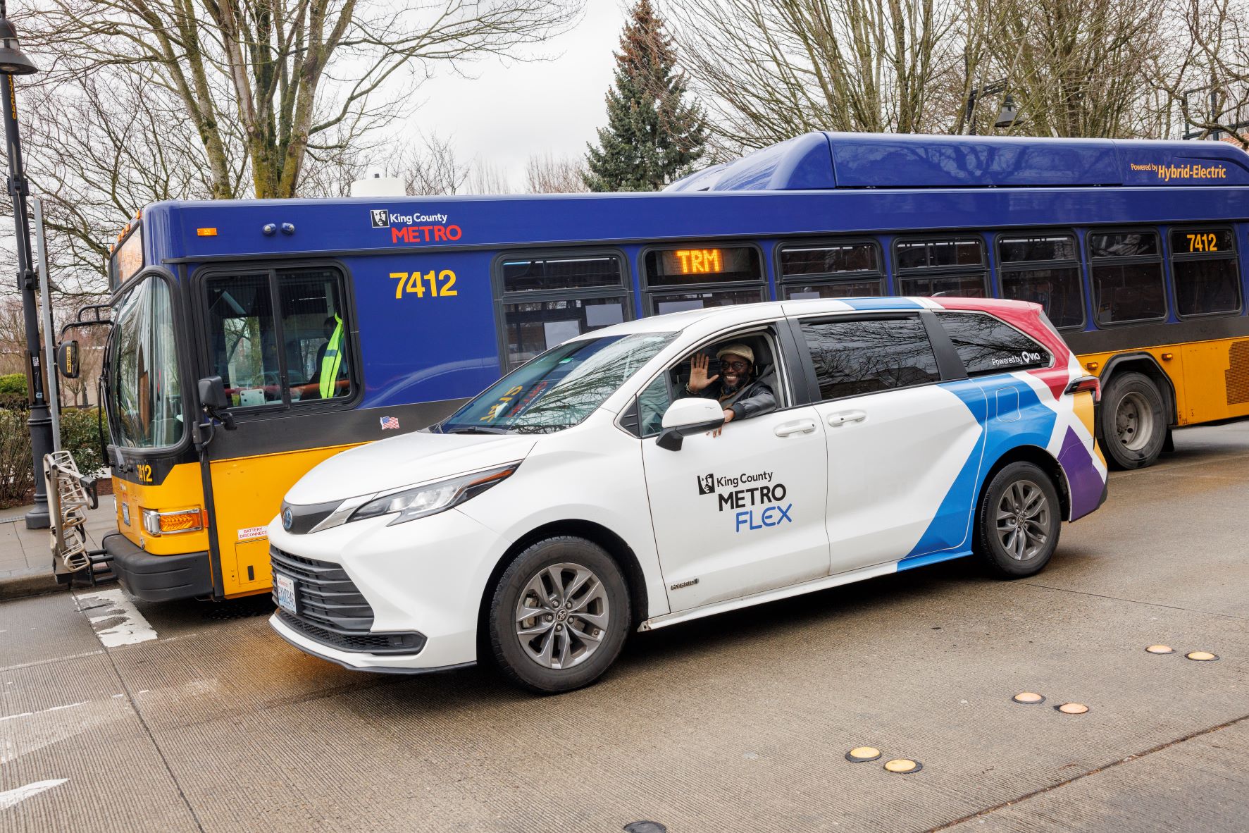 kingcountymetroflex_rentonfeb17_050.jpg - Navigating Sammamish with ease using Metro Flex.